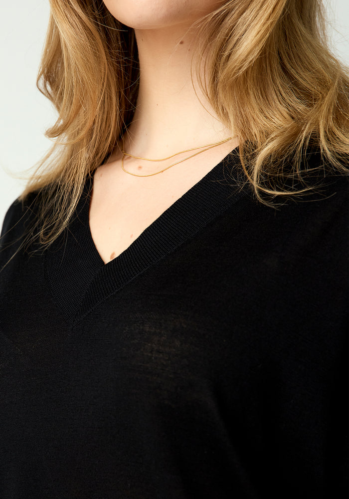 Camille V Tee - Black