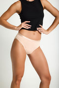 CLBIMABEIW_MB_Classic_Bikini_MH_Biege_022_Model_Vlada_10-S.jpg