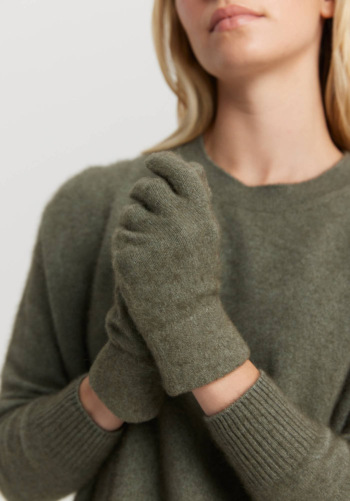 Kapua Gloves - Sage | Woman