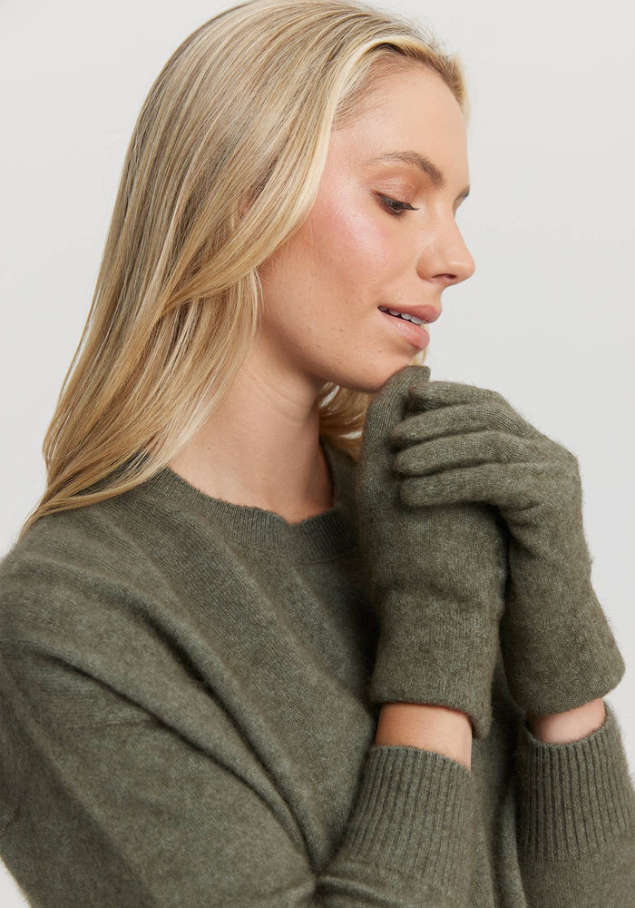 Kapua Gloves - Sage | Woman