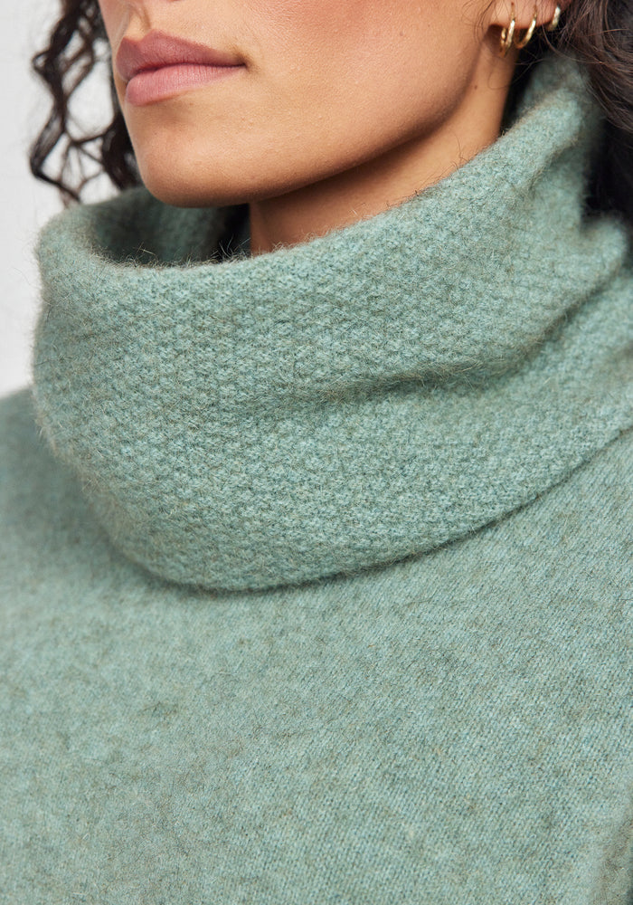 Moss Snood - Eggshell