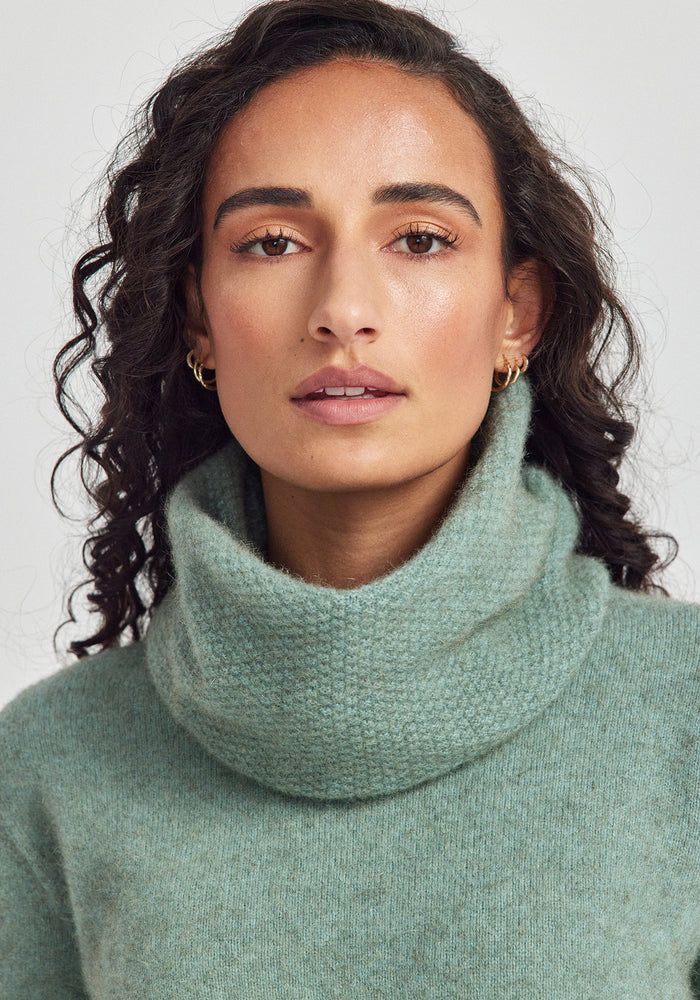 Moss Snood - Eggshell