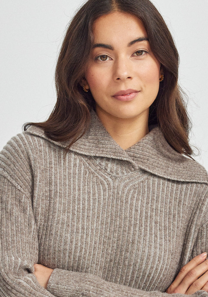 Robin Sweater - Totara/Ecru