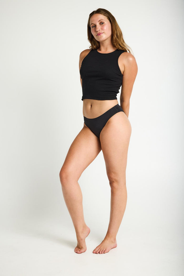 SFBIMHBLAW_MB_Seamfree_Bikini_MH_Black_2089_model_Myka_10-S.jpg