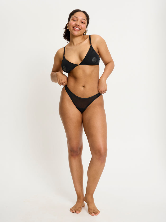 SPBABENABLAW_Smileyworld_x_Modibodi_Sparkle_Bralette_Black_LivS14__13957.jpg