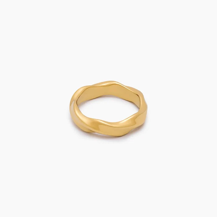 Wave Twist Ring